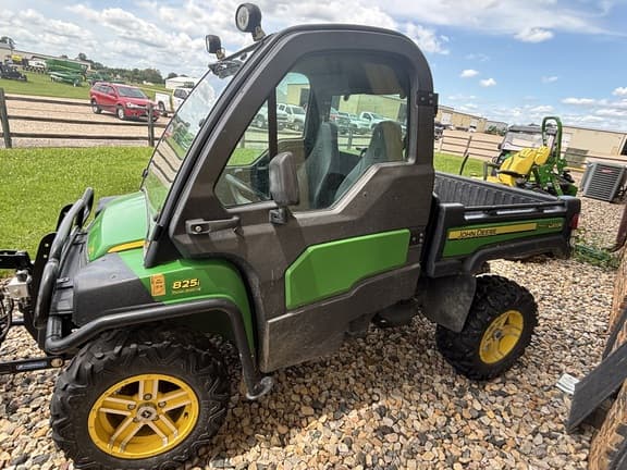 Image of John Deere Gator XUV 825i equipment image 1