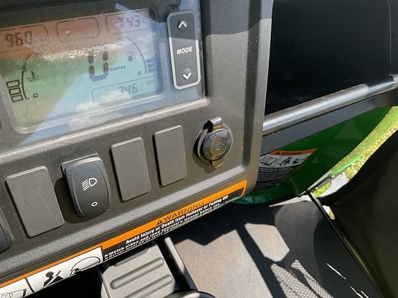 Image of John Deere Gator XUV 825i equipment image 2