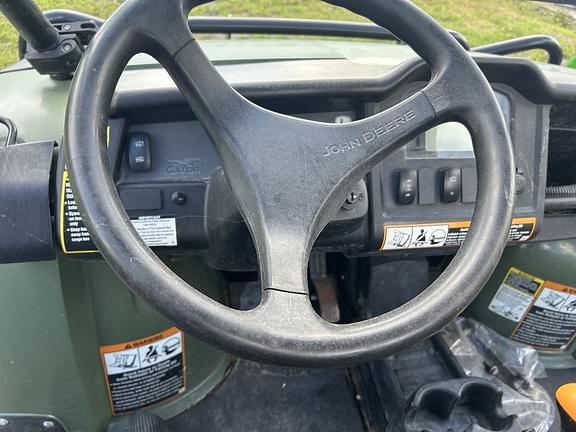 Image of John Deere Gator XUV 825i equipment image 4