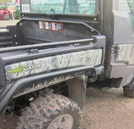 Image of John Deere Gator XUV 825i equipment image 2