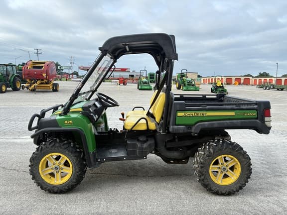 Image of John Deere Gator XUV 825i equipment image 1