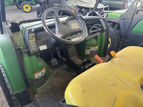 Image of John Deere Gator XUV 825i equipment image 2