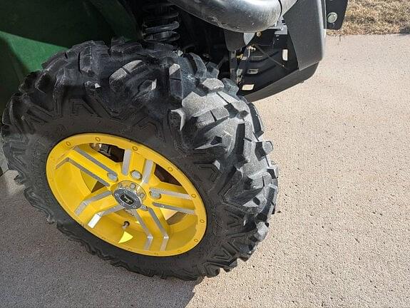 Image of John Deere Gator XUV 825i equipment image 1