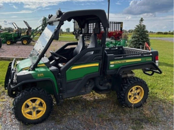 Main image John Deere Gator XUV 825i