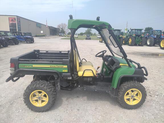 Image of John Deere Gator XUV 825i equipment image 2