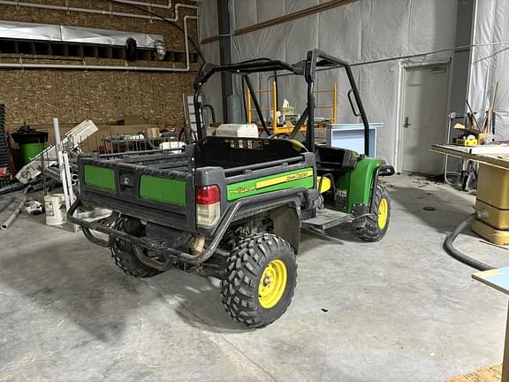 Image of John Deere Gator XUV 825i equipment image 4