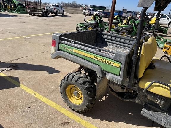 Image of John Deere Gator XUV 825i equipment image 3