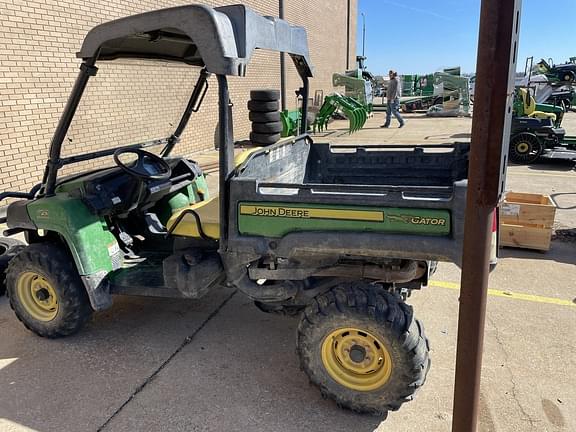 Image of John Deere Gator XUV 825i equipment image 1