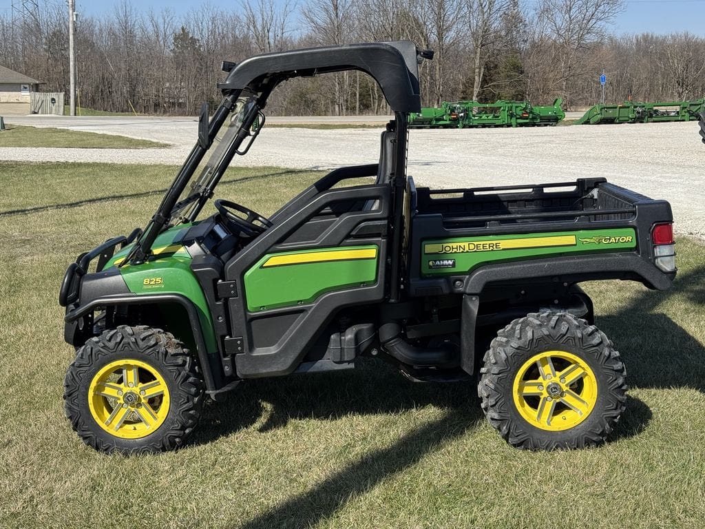 2015 John Deere Gator XUV 825i Equipment Image0