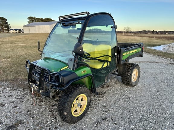 2015 John Deere Gator XUV 825i Equipment Image0
