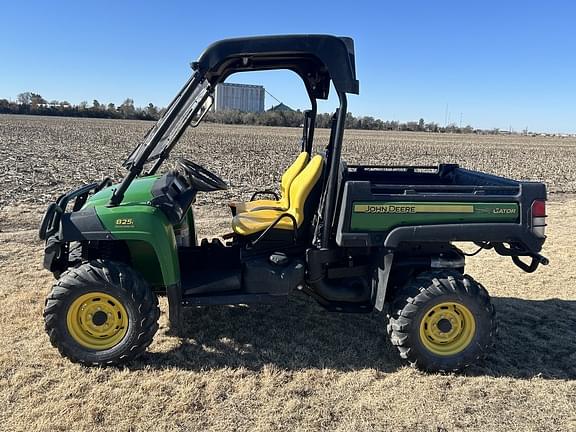 Image of John Deere Gator XUV 825i equipment image 1