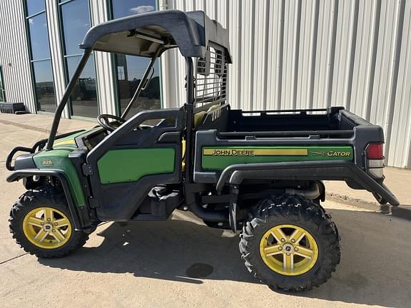 Image of John Deere Gator XUV 825i equipment image 2