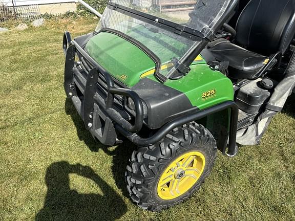 Image of John Deere Gator XUV 825i equipment image 1