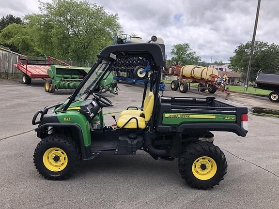 Image of John Deere Gator XUV 825i equipment image 1