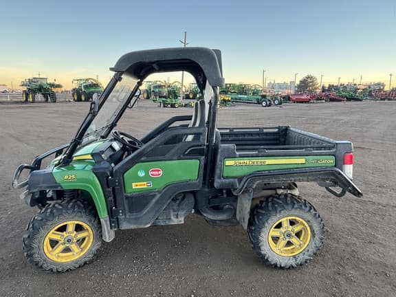 Image of John Deere Gator XUV 825i equipment image 1
