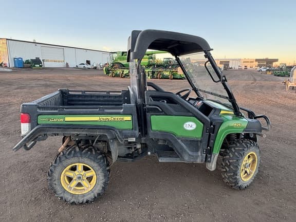 Image of John Deere Gator XUV 825i equipment image 2