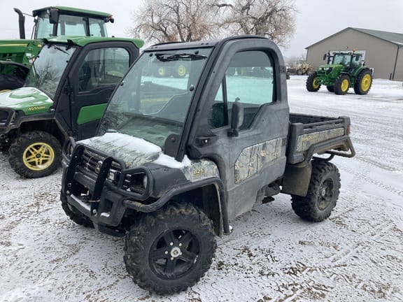 Main image John Deere Gator XUV 825i
