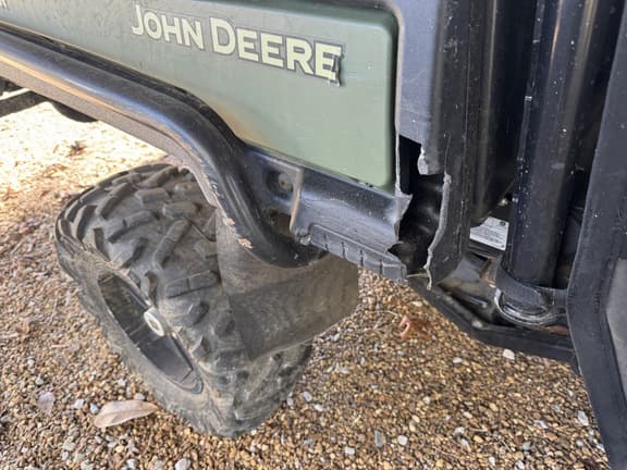 Image of John Deere Gator XUV 825i S4 equipment image 1