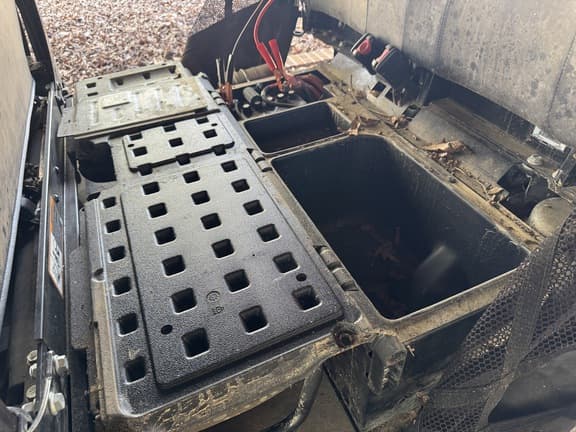 Image of John Deere Gator XUV 825i S4 equipment image 3