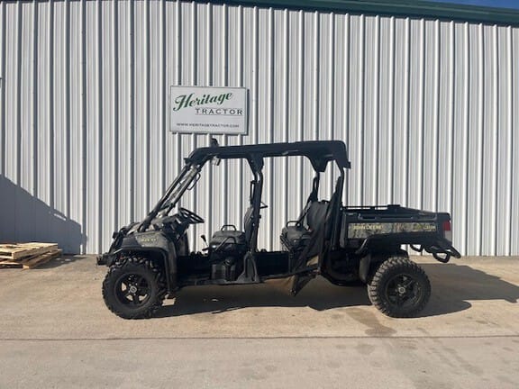 2015 John Deere Gator XUV 825i Equipment Image0