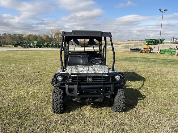 Image of John Deere Gator XUV 825i S4 equipment image 1