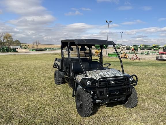 Image of John Deere Gator XUV 825i S4 equipment image 2