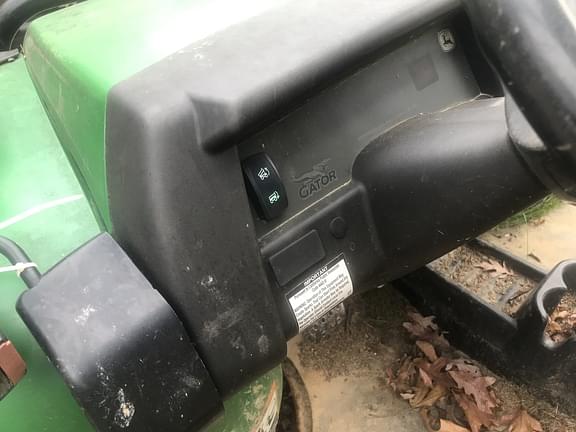 Image of John Deere XUV 825M S4 equipment image 2