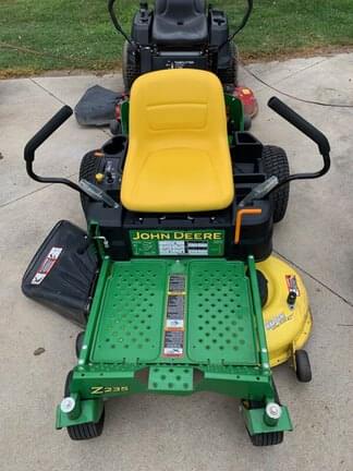 Image of John Deere Z225 equipment image 3