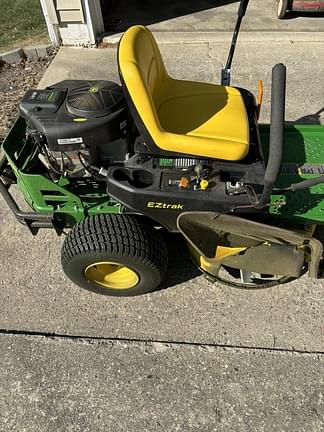 Image of John Deere Z235 equipment image 2