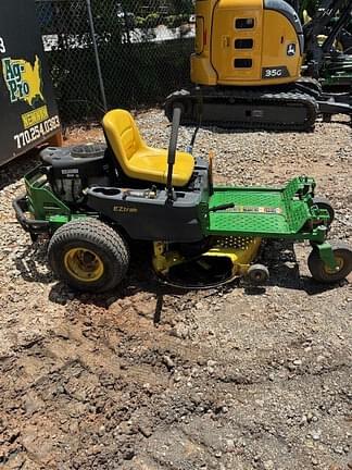 Image of John Deere Z235 equipment image 4