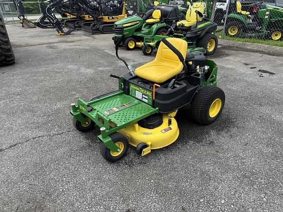Image of John Deere Z335E equipment image 1
