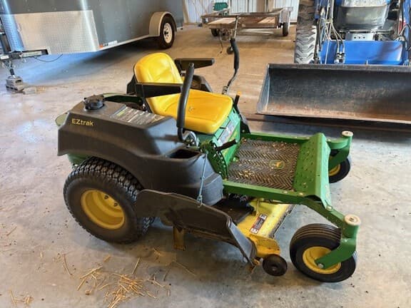 Image of John Deere Z425 equipment image 1