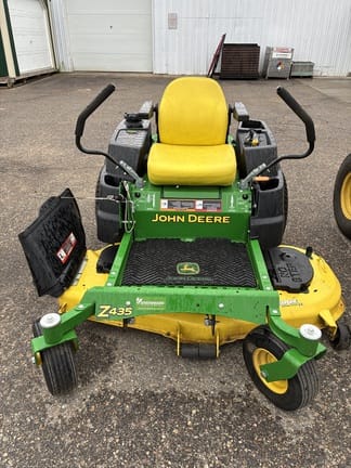 2015 John Deere Z435 Equipment Image0