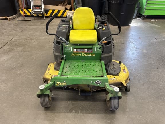Image of John Deere Z445 equipment image 3
