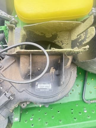 Image of John Deere Z445 equipment image 4