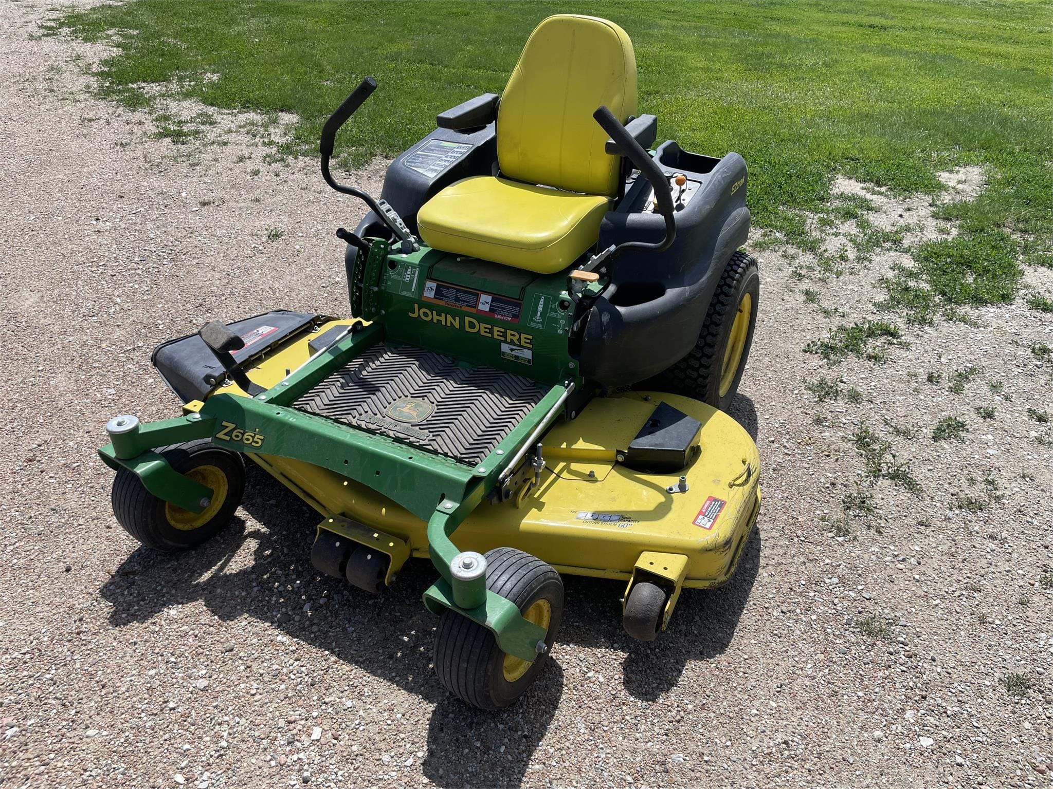 Main image John Deere Z665