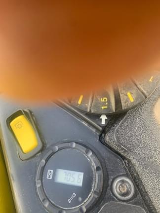 Image of John Deere Z915B equipment image 4