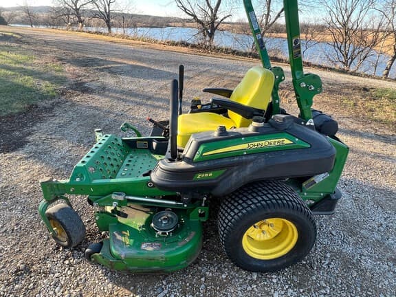Image of John Deere Z915B equipment image 2