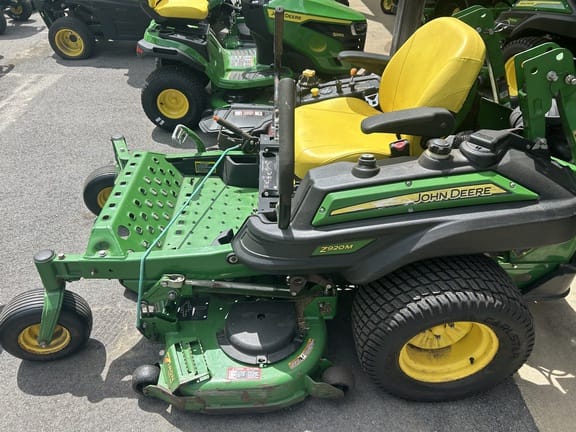 2015 John Deere Z920M Equipment Image0