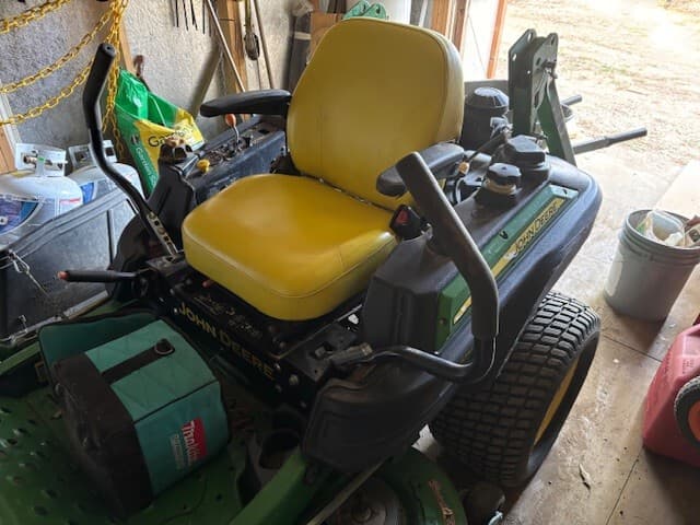 Image of John Deere Z920M Image 1