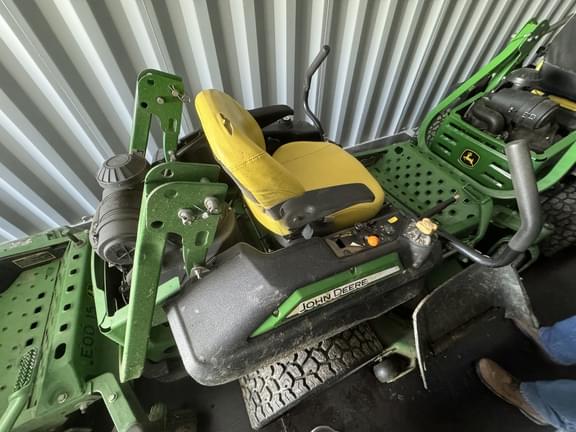 Image of John Deere Z930M equipment image 1
