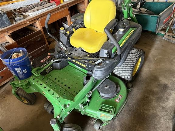 Image of John Deere Z930M equipment image 1