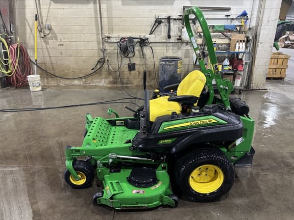 Image of John Deere Z930M equipment image 1