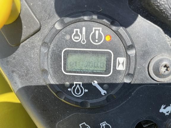 Image of John Deere Z930M equipment image 1