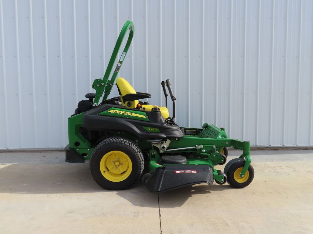 Main image John Deere Z930R