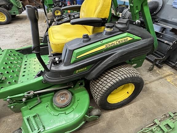 Image of John Deere Z950R equipment image 1