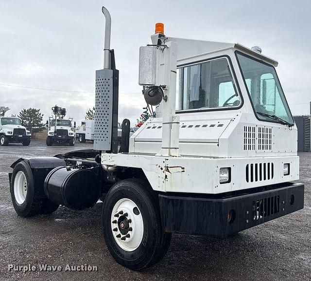 Image of Kalmar 4X2 equipment image 2