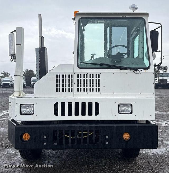 Image of Kalmar 4X2 equipment image 1