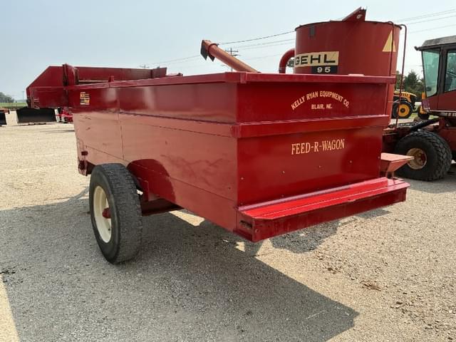 Image of Kelly Ryan Feed-R-Wagon equipment image 2