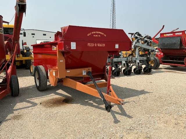 Image of Kelly Ryan Feed-R-Wagon equipment image 1